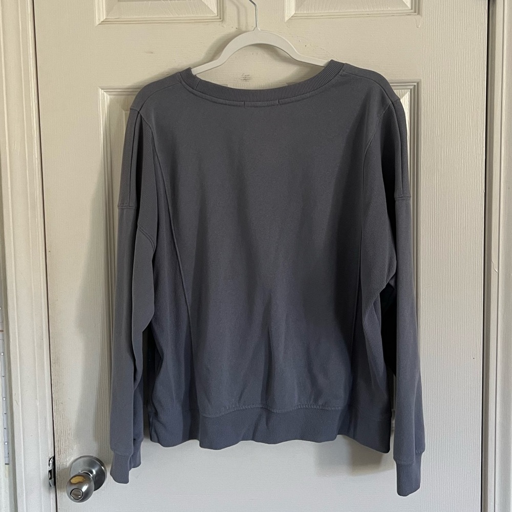 Lightweight Sweatshirt - Picture 4 of 5